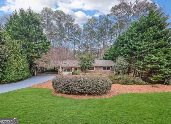 2350 Jomarc Way Marietta