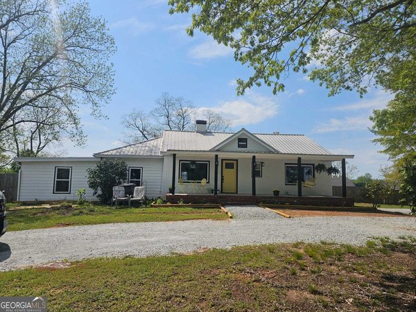 1015 Sid Hunter Road, Senoia