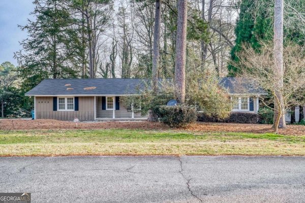 2032 Lake Lucerne Drive, Lilburn
