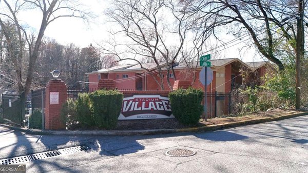 250 Little Street, Athens