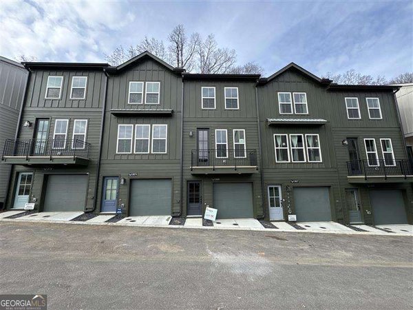 1379 Breezy Circle, Atlanta