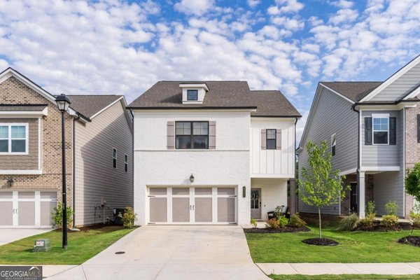 5351 Fox Den Road, Oakwood