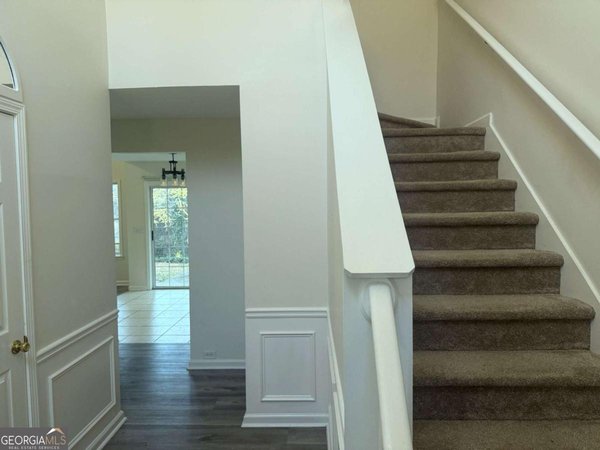 620 Manor Glen Drive, Suwanee