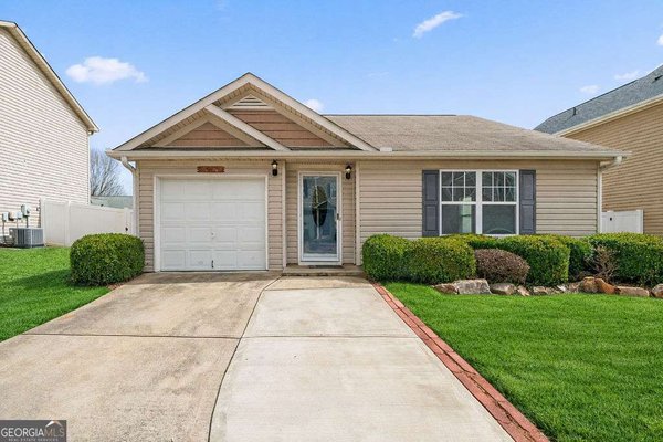 77 Hill Side Way Hiram