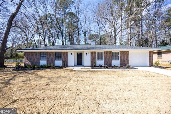602 N Forest Lake Drive, Macon