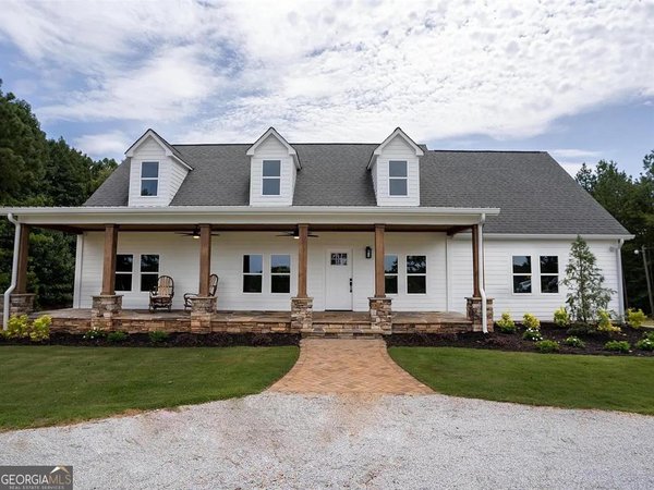 1370 Howard Lewis Road, White Plains