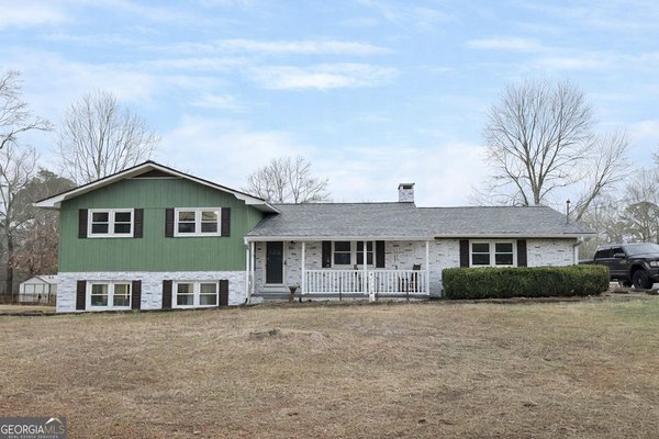 100 Woodlake Drive Chatsworth