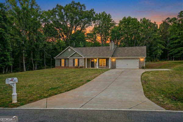 1374 Hardigree Road, Winder