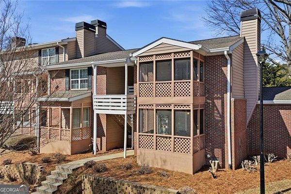 270 Quail Run, Roswell