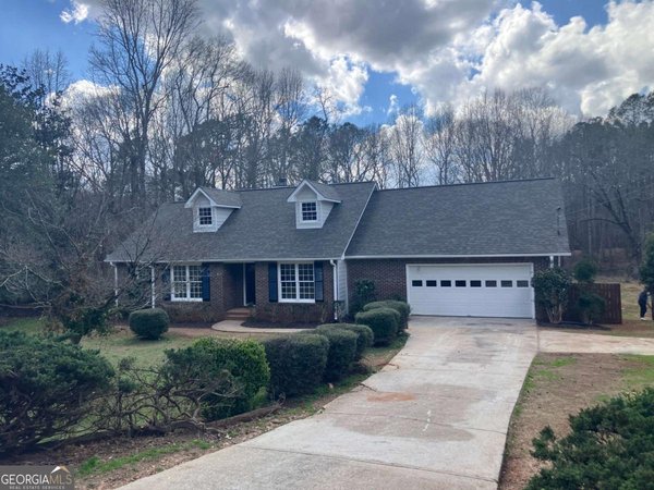 215 Brookwood Lane Fayetteville