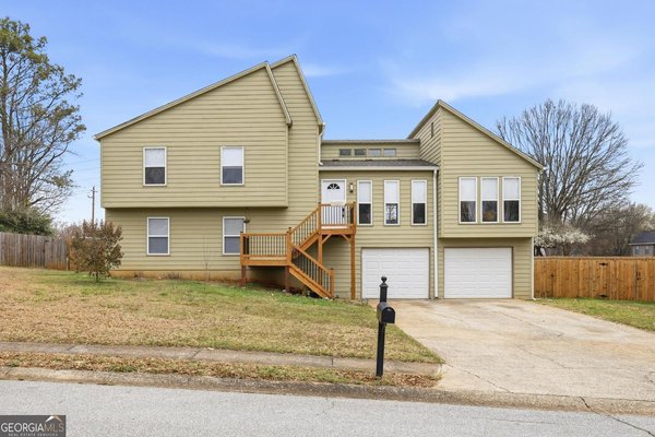 2560 Blakely Court Marietta