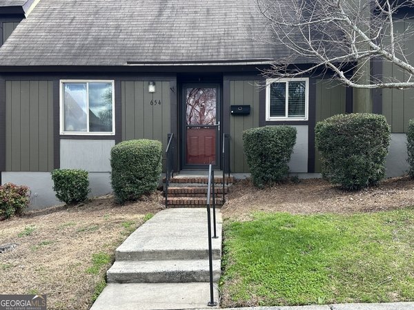 654 Willow Creek Drive, Macon