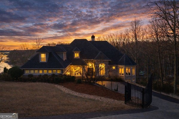 5610 Point West Drive, Oakwood