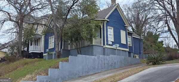 975 Maple Street, Macon