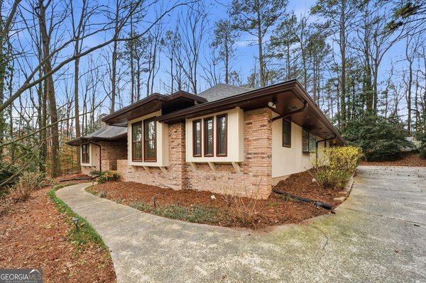 1130 Valley Ridge Court, Marietta