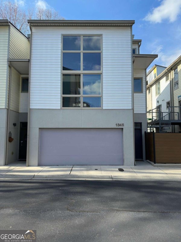 1345 Stirling Court, Atlanta