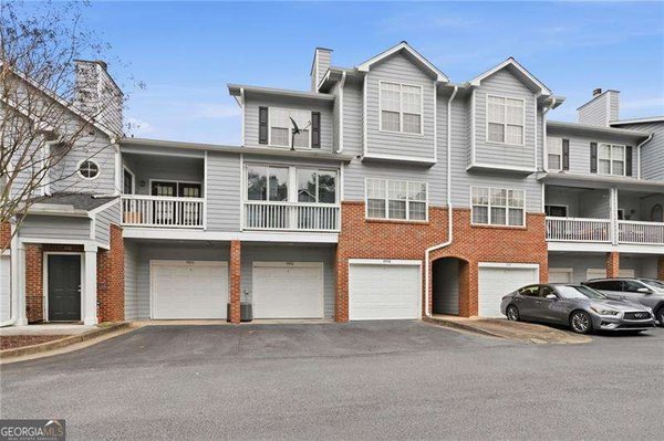 1006 Vinings Forest Lane, Smyrna