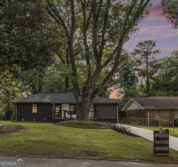 1853 Pinedale Place Decatur