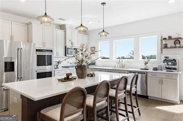 808 Mackay Creek Woodstock