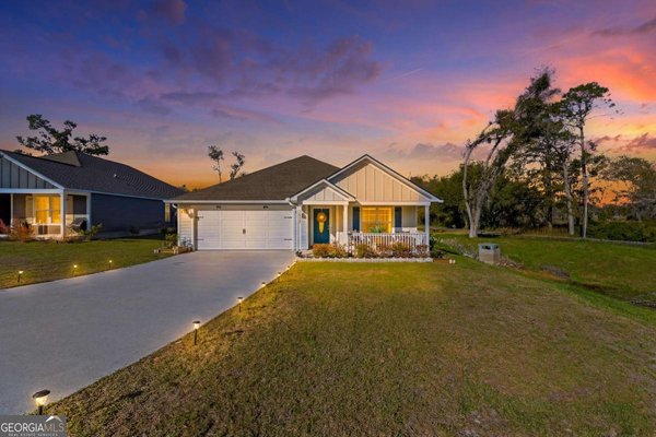 5202 Grand Oak Circle Lake Park