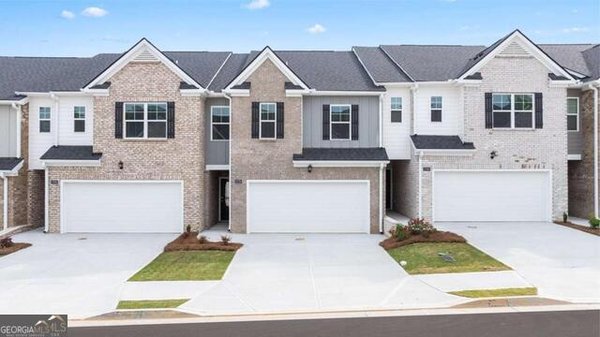 350 Silver Moon Drive, Loganville