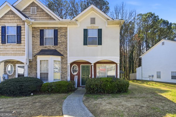 1686 Camden Forrest Trail, Riverdale