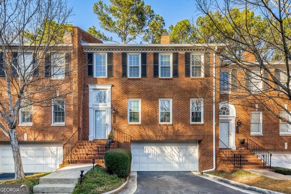 3833 Savannah Square, Atlanta