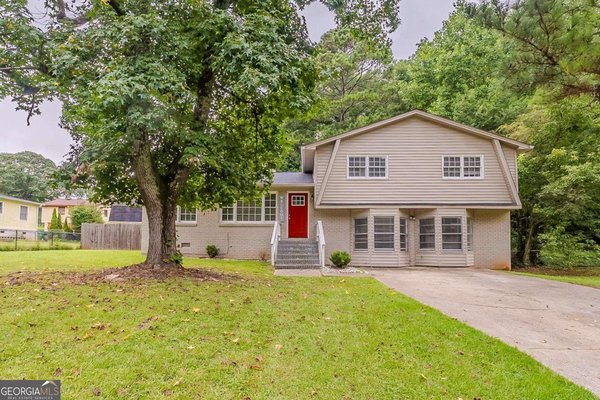 1202 Palisades Lane, Ellenwood