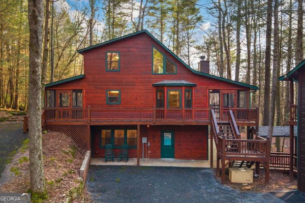 105 River Road, Cherry Log