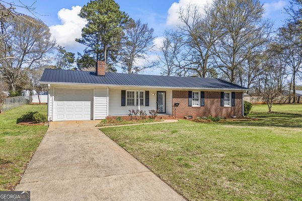 131 Roosevelt Boulevard, Commerce