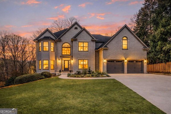 702 Greenway Trace, Woodstock