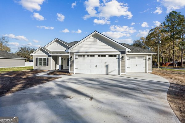 215 McQueen Street, Folkston