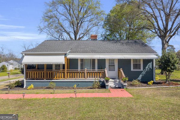 67 Fairview Avenue, Hartwell