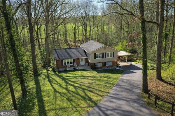 4548 Holiday Heights Drive Oakwood