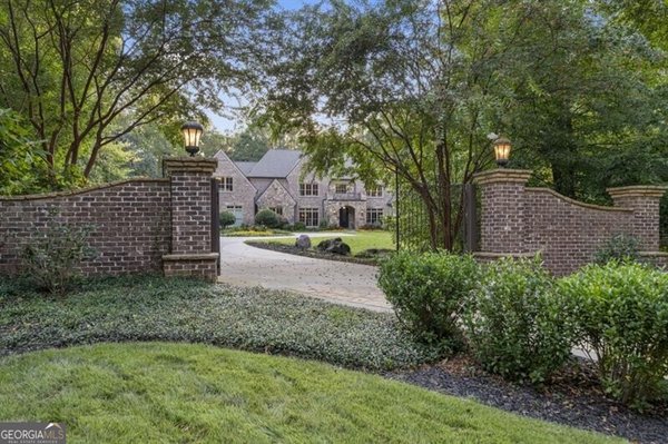 439 Tara Trail, Sandy Springs