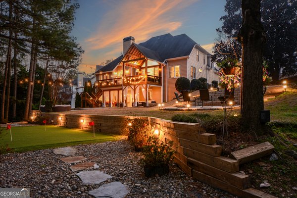 515 Hillcrest View Drive, Suwanee