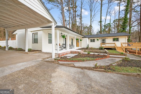 2439 Lakeshore Dr Conyers