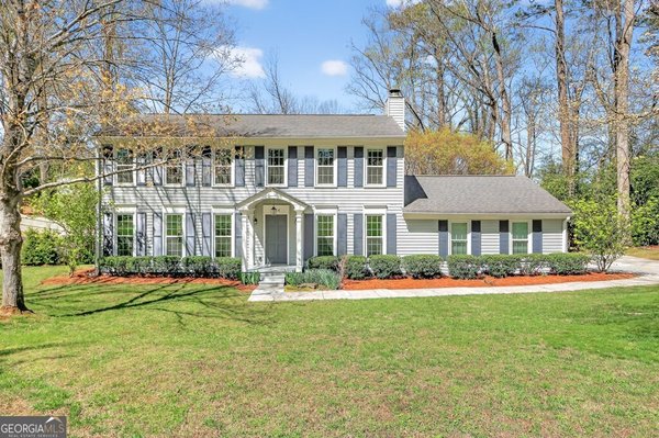 384 Lamplighter Lane, Marietta