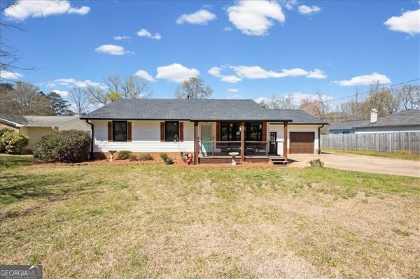 16 Windsor Way, Newnan