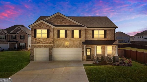 458 Blue Juniper Circle, Loganville