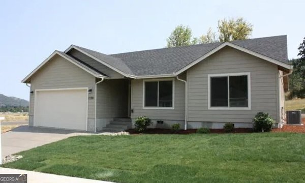 1530 Basil Street Roseburg