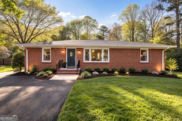 73 Cade Street Hartwell