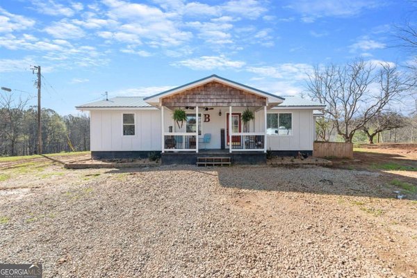 38 Hightower Road, Talking Rock