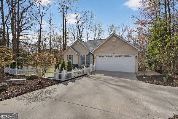 390 Lake Place Drive Lavonia