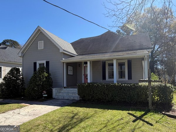 151 Tusten Street, Elberton