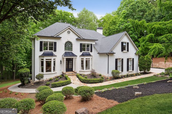 110 Valley Summit Court Roswell