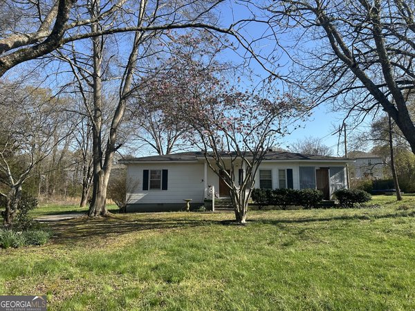 107 Lakeshore Circle Braselton