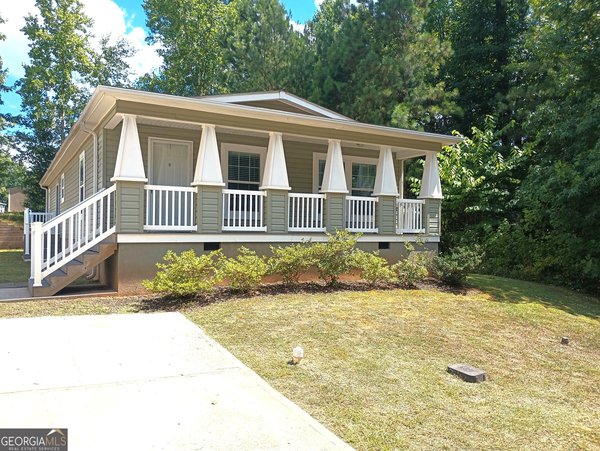 105 Bob White Lane, Newnan
