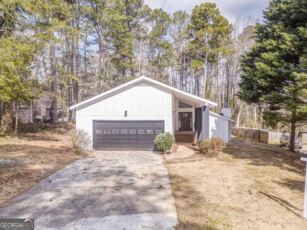 6788 Woodridge Place Douglasville - main photo