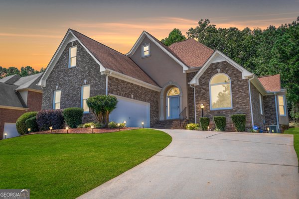 3327 Surveyor Court Douglasville - main photo